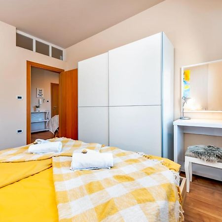 Room And Apartments Antea ロヴィニ エクステリア 写真