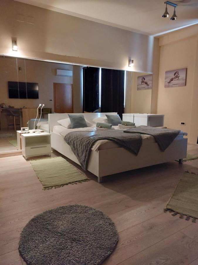 Room And Apartments Antea ロヴィニ エクステリア 写真
