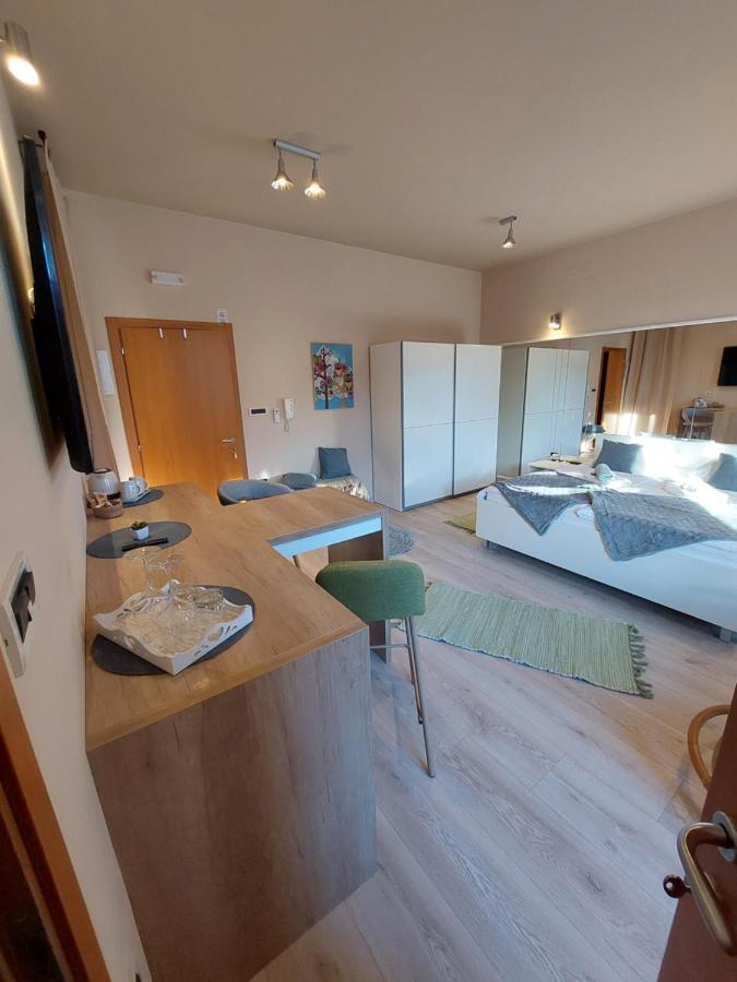 Room And Apartments Antea ロヴィニ エクステリア 写真
