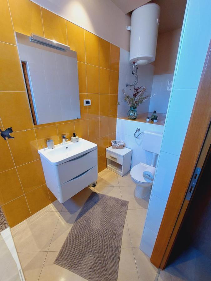 Room And Apartments Antea ロヴィニ エクステリア 写真